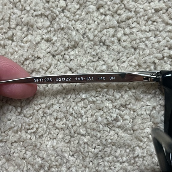 Authentic Prada sunglasses - Picture 4 of 5